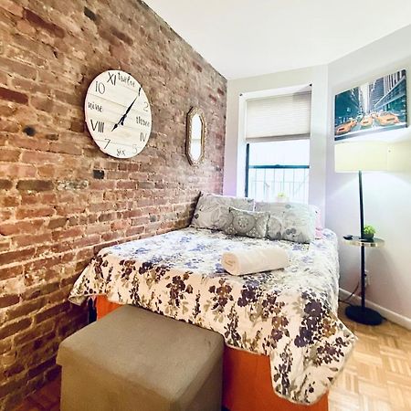 Times Square Manhattan - Private Room In 2 Bedroom Apartment Нью-Йорк Экстерьер фото