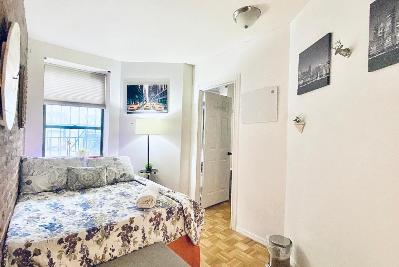 Times Square Manhattan - Private Room In 2 Bedroom Apartment Нью-Йорк Экстерьер фото