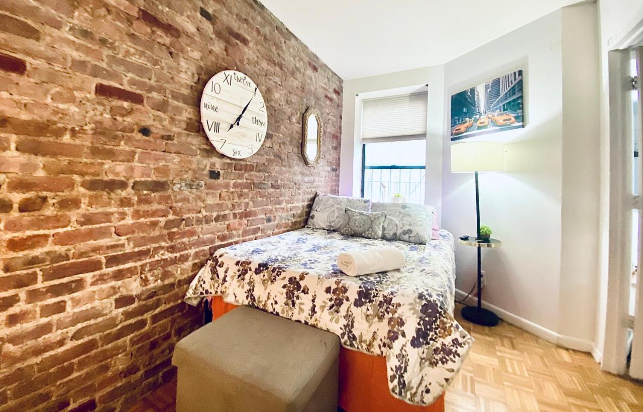 Times Square Manhattan - Private Room In 2 Bedroom Apartment Нью-Йорк Экстерьер фото