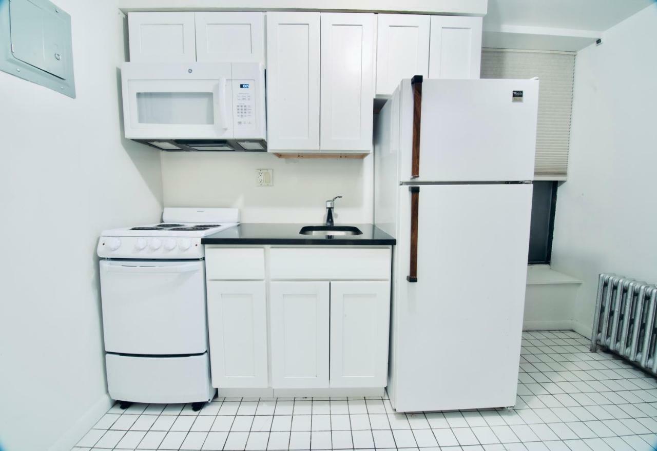 Times Square Manhattan - Private Room In 2 Bedroom Apartment Нью-Йорк Экстерьер фото